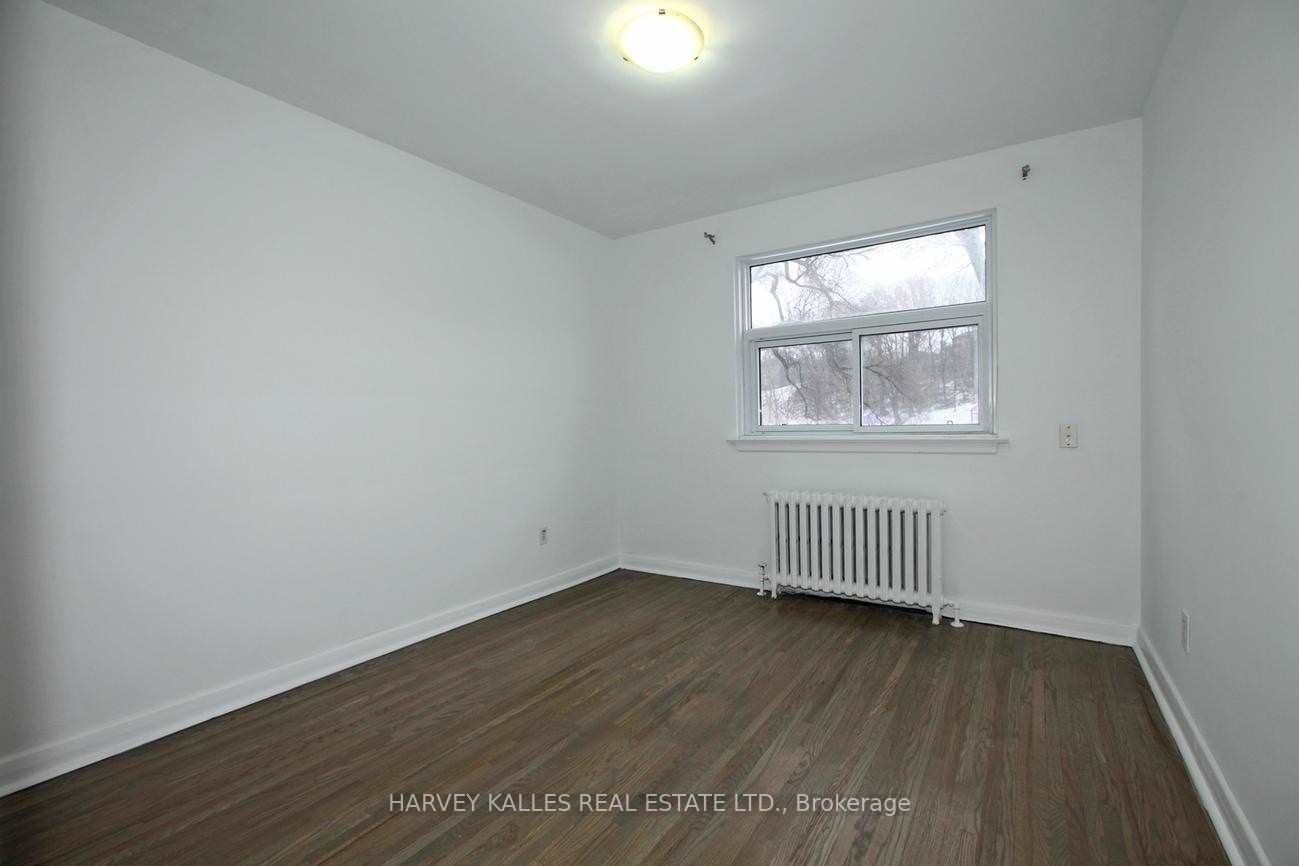 Unit B-149 Kitchener Avenue, Toronto, ON, M6E 2B9 - 8