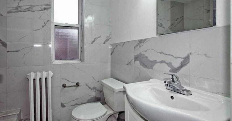 Unit B-149 Kitchener Avenue, Toronto, ON, M6E 2B9 - 7