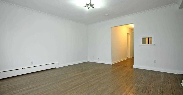 Unit B-149 Kitchener Avenue, Toronto, ON, M6E 2B9 - 4