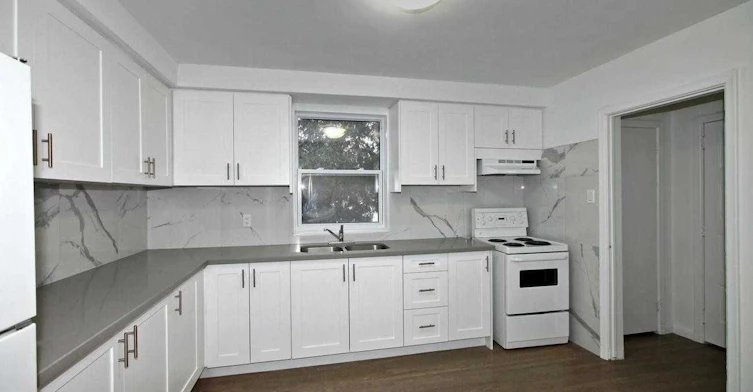 Unit B-149 Kitchener Avenue, Toronto, ON, M6E 2B9 - 6