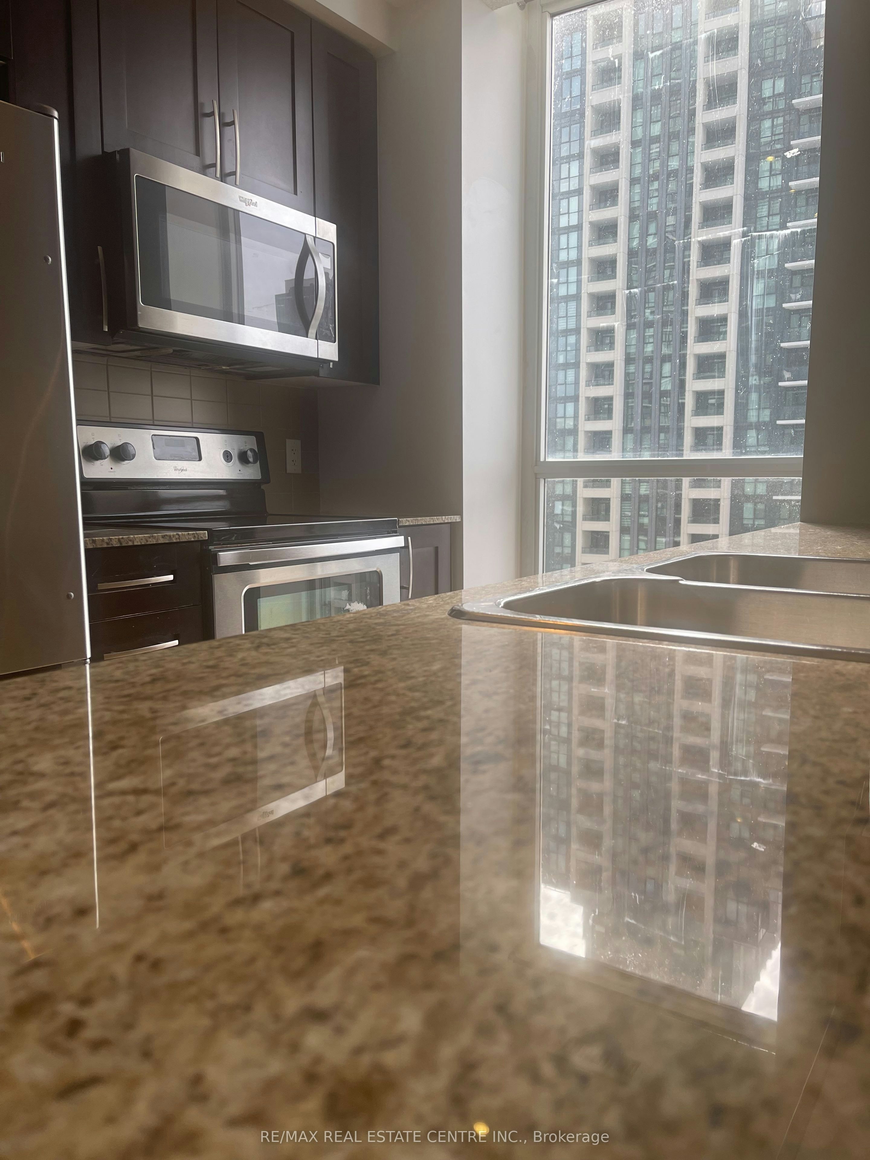 2104-4070 Confederation Parkway, Mississauga, ON, L5B 0E9 - 20
