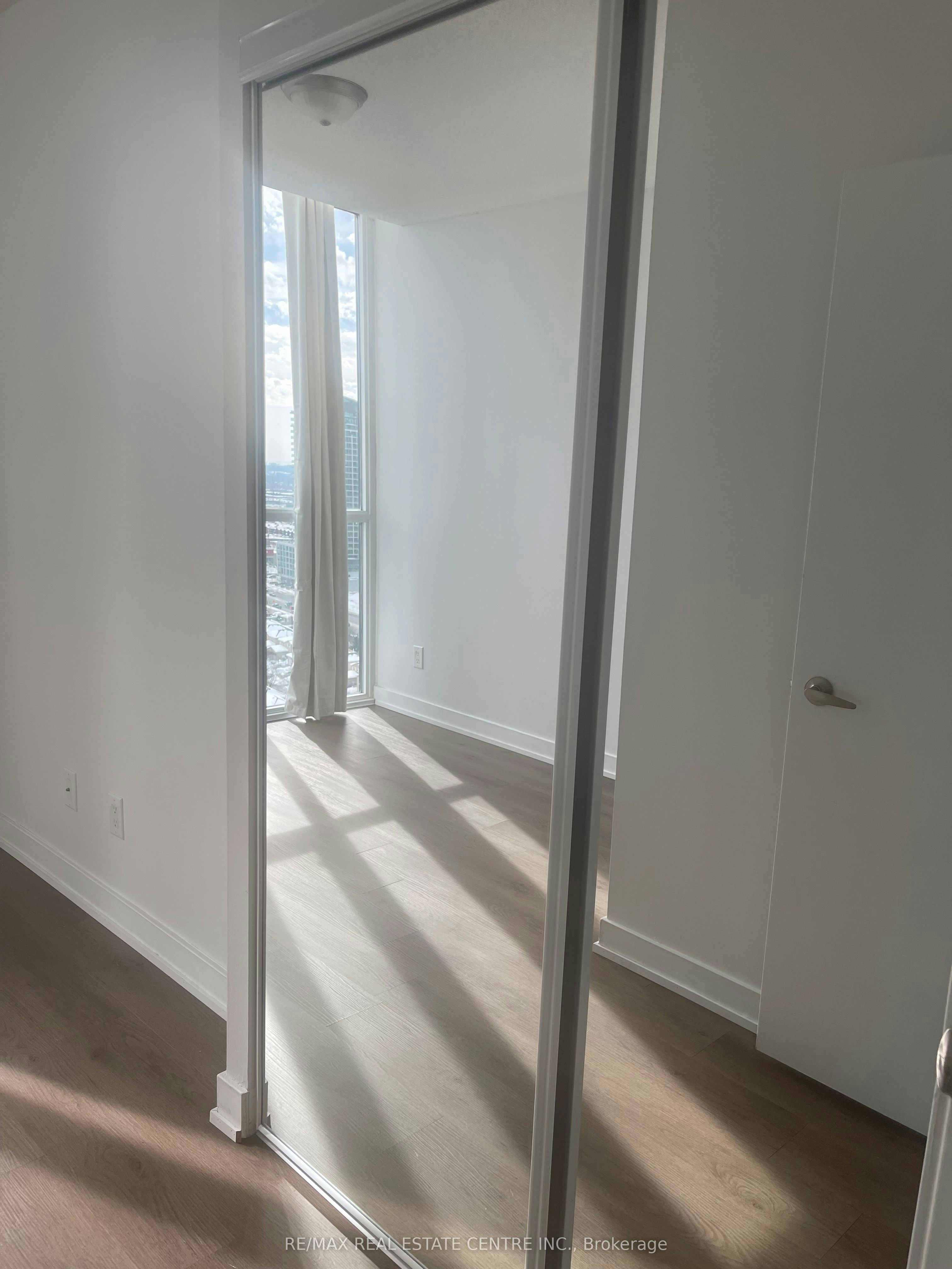 2104-4070 Confederation Parkway, Mississauga, ON, L5B 0E9 - 8