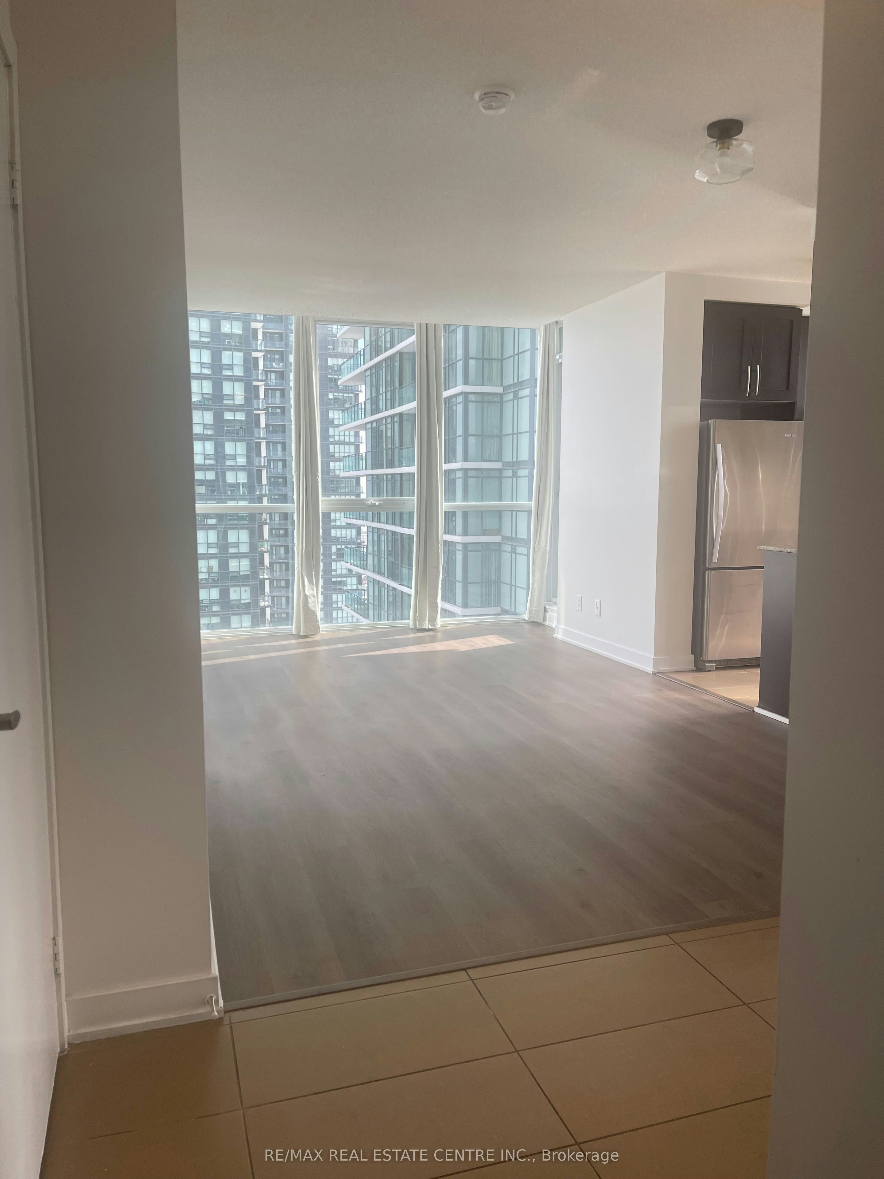 2104-4070 Confederation Parkway, Mississauga, ON, L5B 0E9 - 26