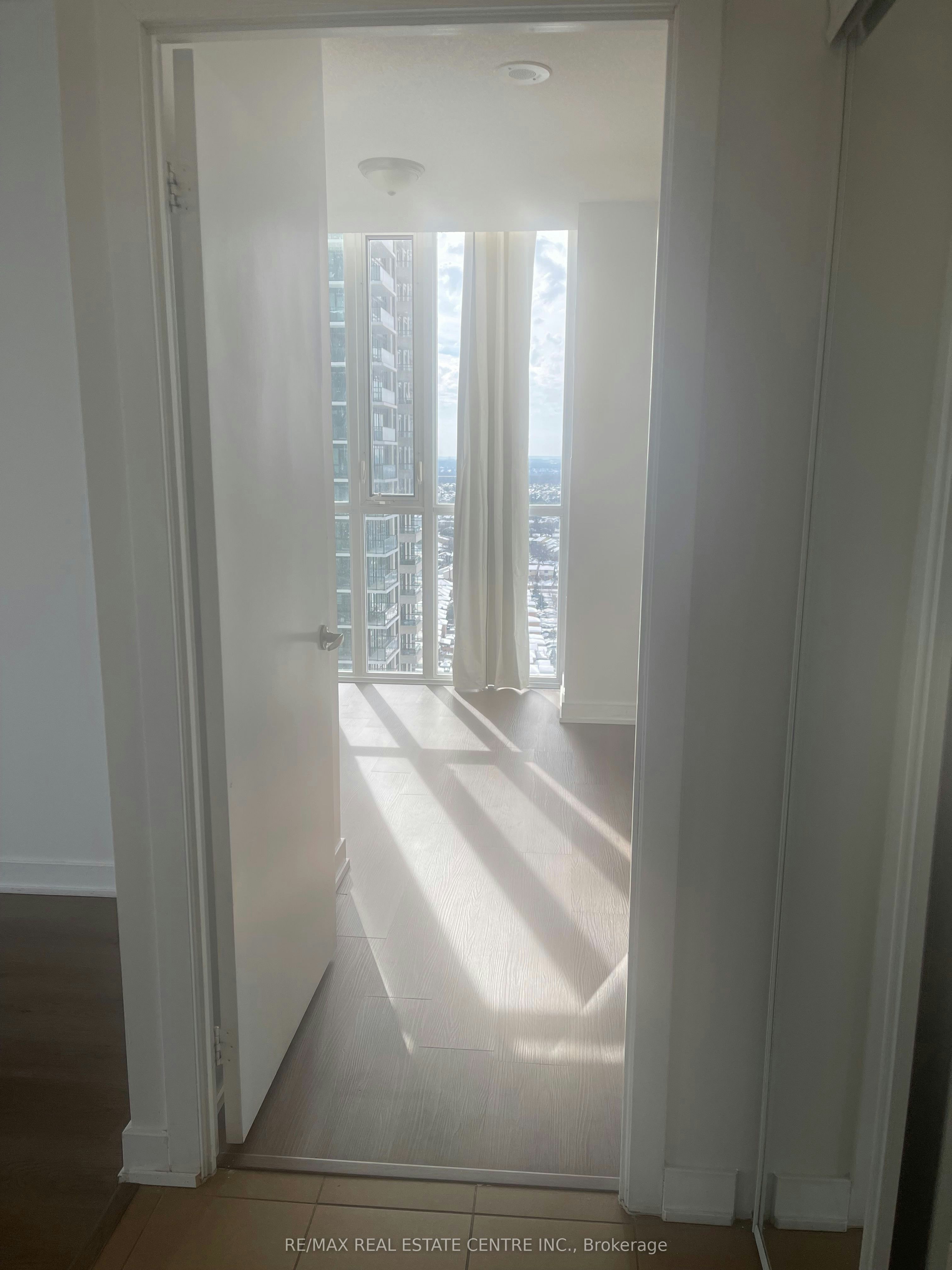 2104-4070 Confederation Parkway, Mississauga, ON, L5B 0E9 - 29