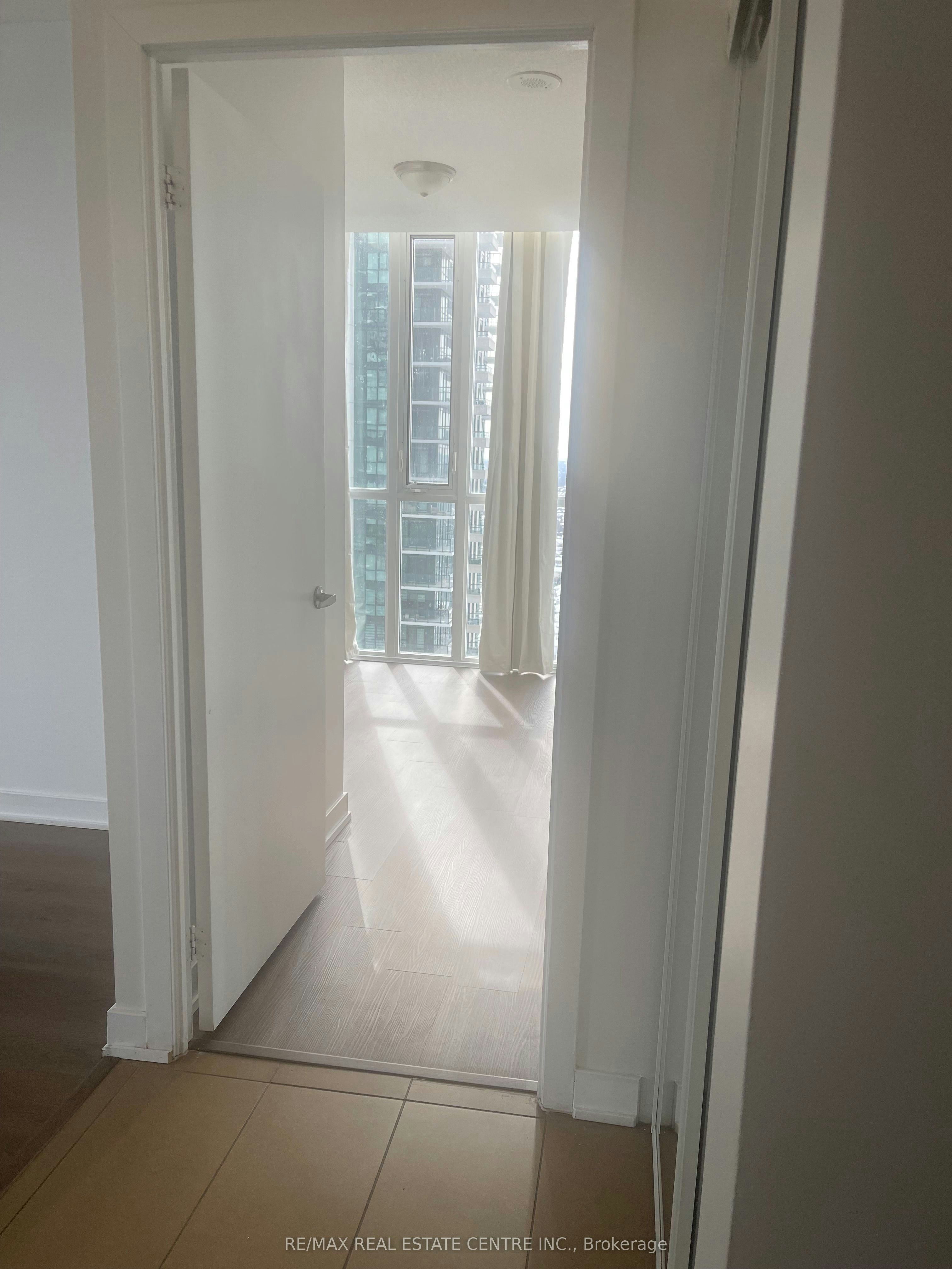 2104-4070 Confederation Parkway, Mississauga, ON, L5B 0E9 - 27