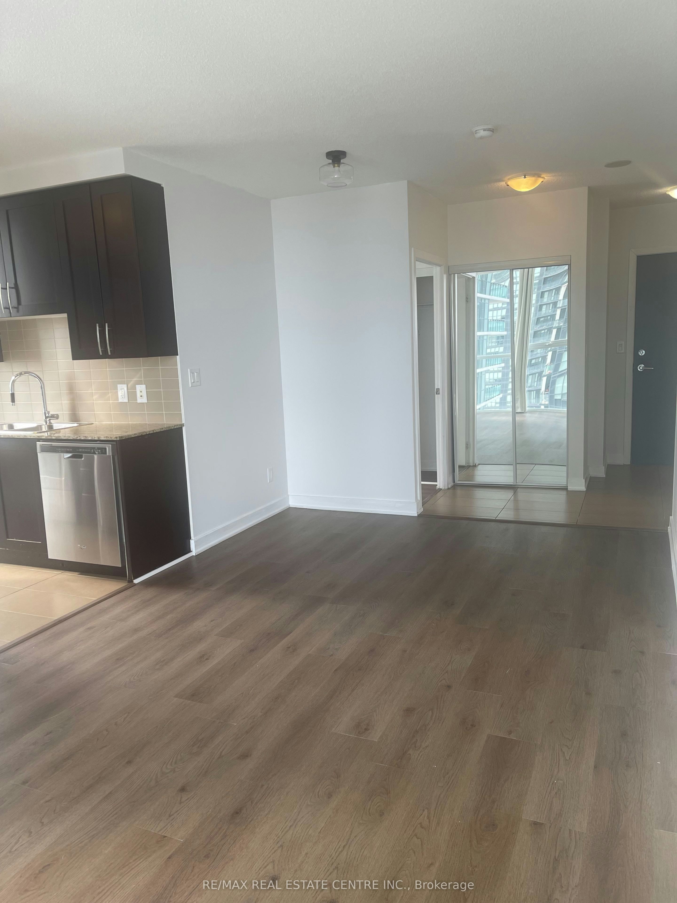 2104-4070 Confederation Parkway, Mississauga, ON, L5B 0E9 - 17