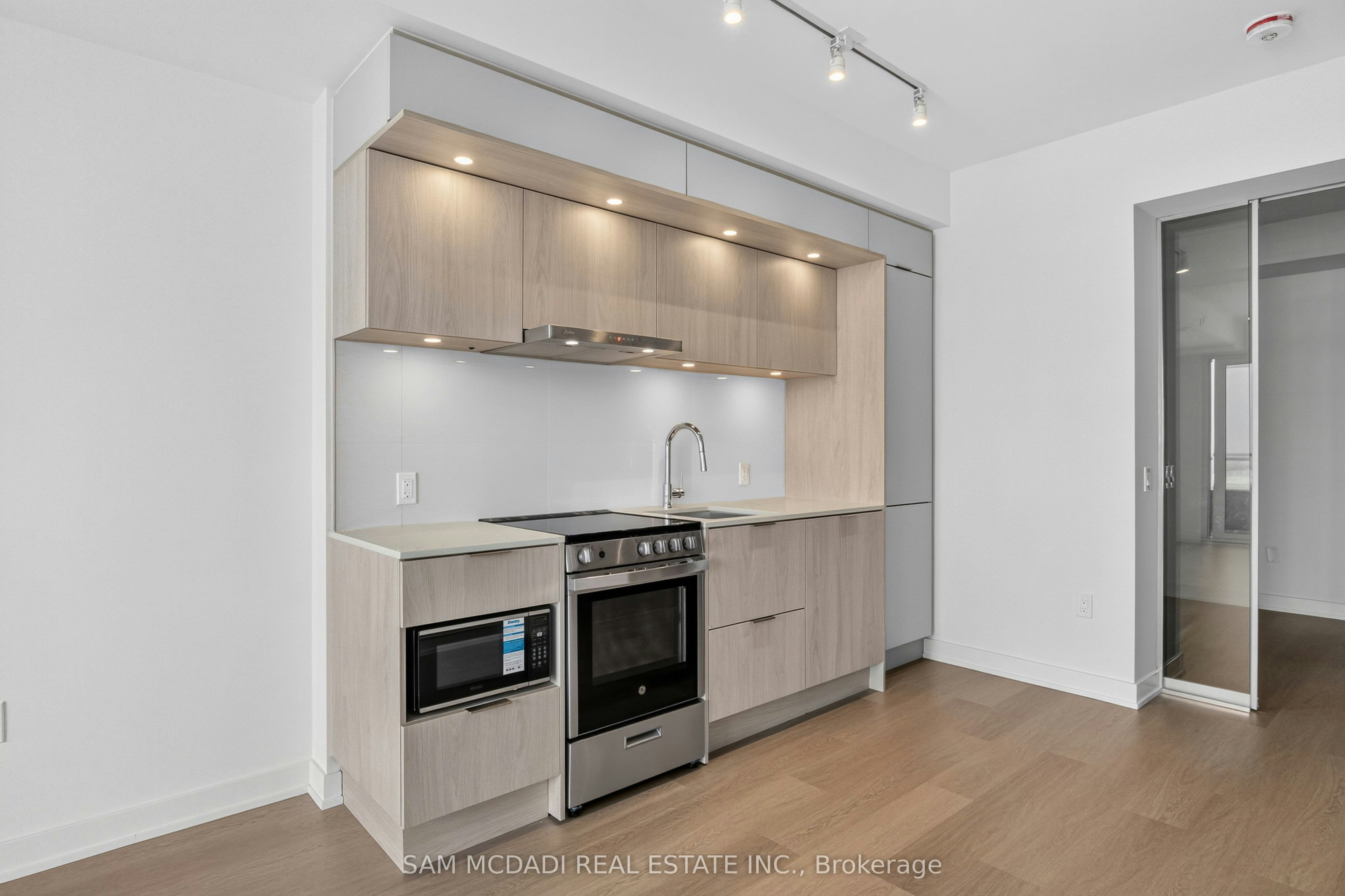 6606-448 Burnhamthorpe Road, Mississauga, ON, L5B 0R4 - 12