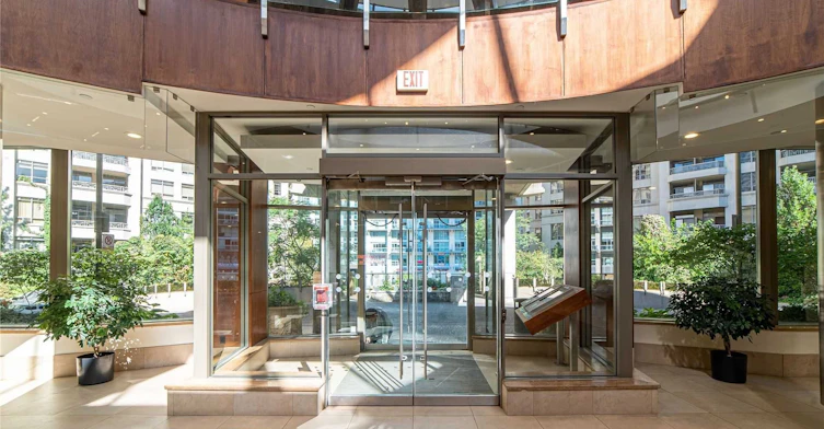 1806-3880 Duke Of York Boulevard, Mississauga, ON, L5B 4M7 - 3