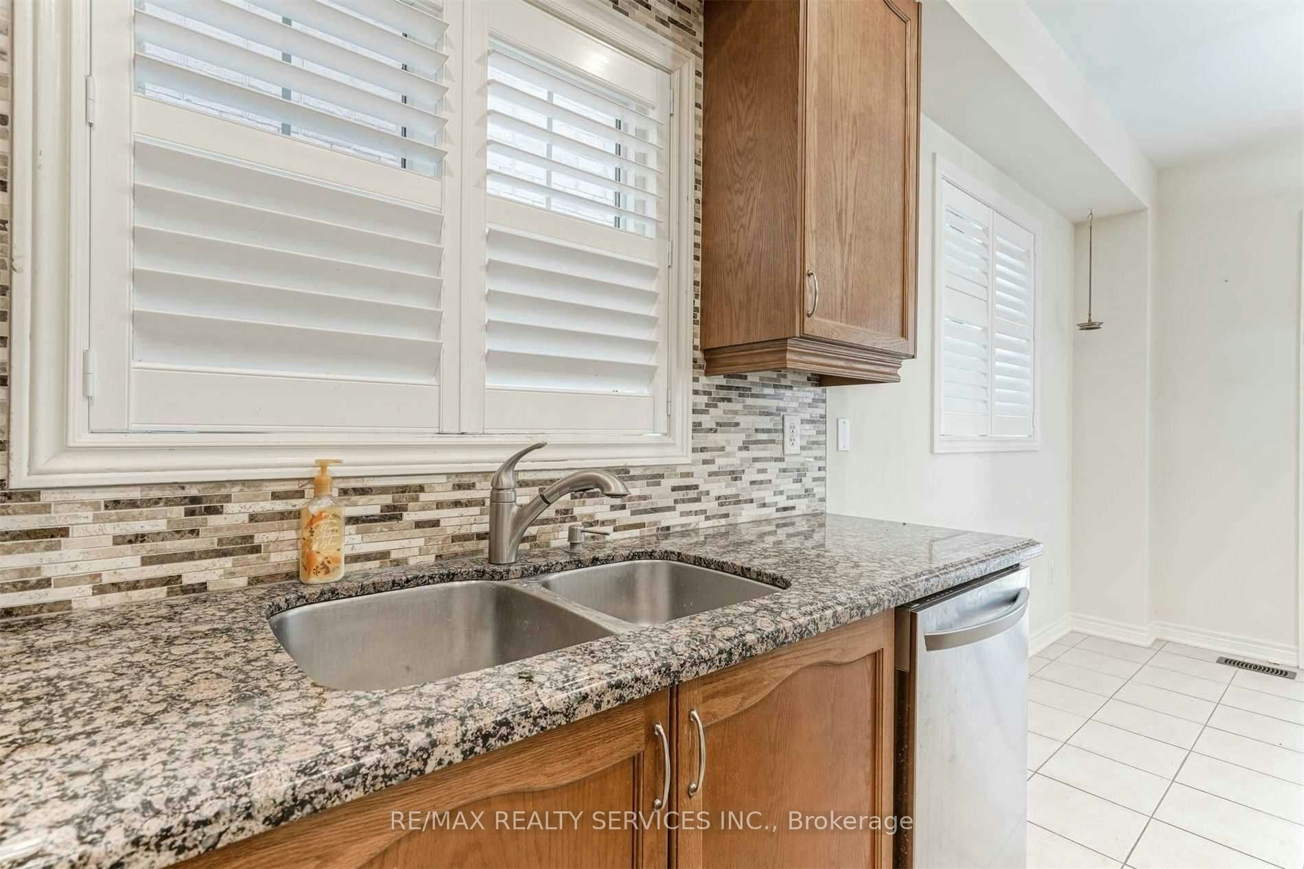 Upper-3 Coolwater Drive, Brampton, ON, L6R 0X7 - 8