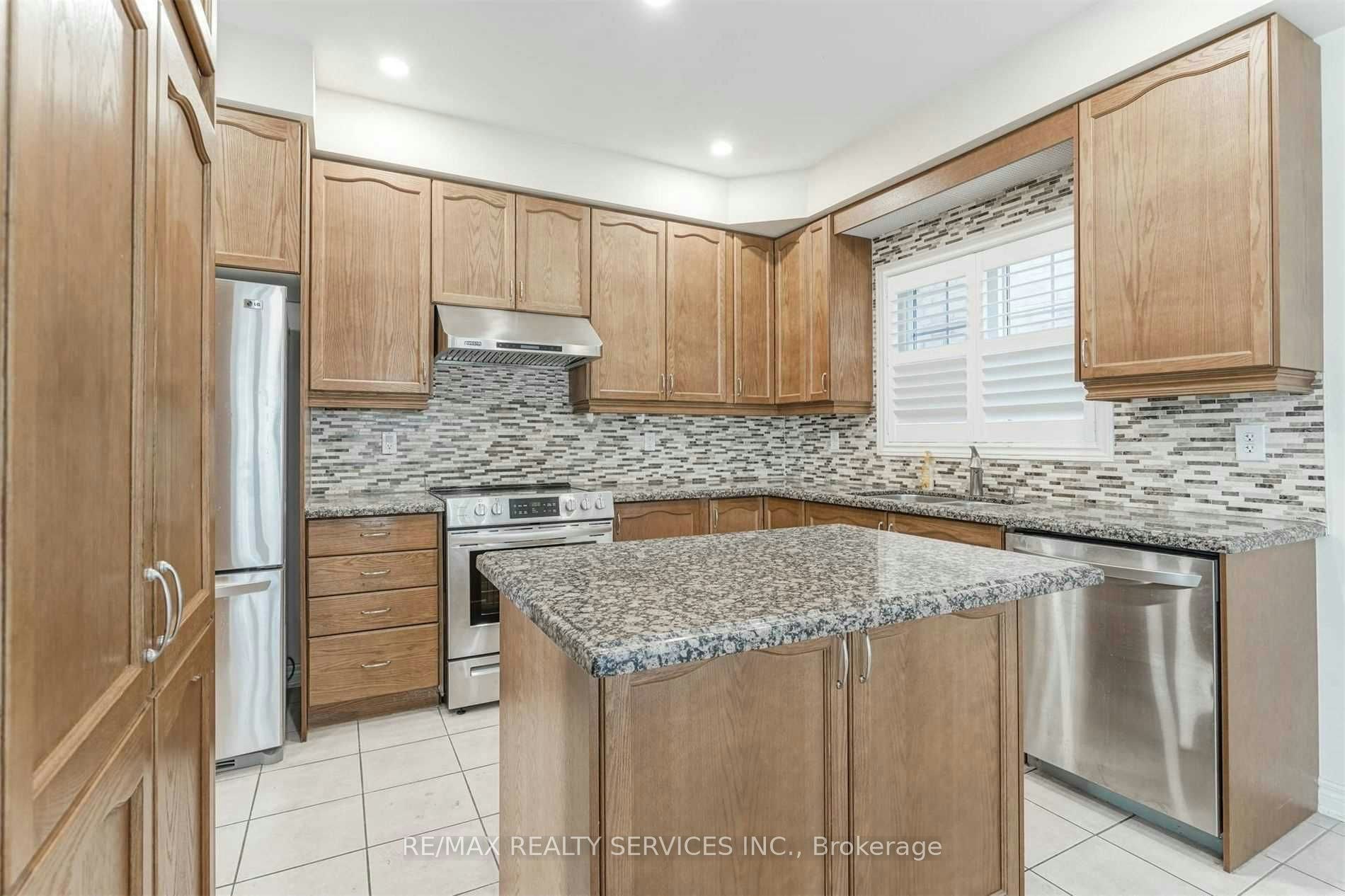 Upper-3 Coolwater Drive, Brampton, ON, L6R 0X7 - 6