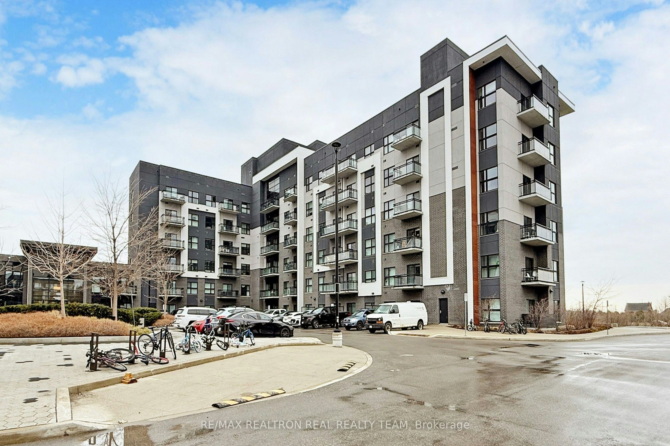 334-102 Grovewood Common, Oakville, ON, L6H 0X2
