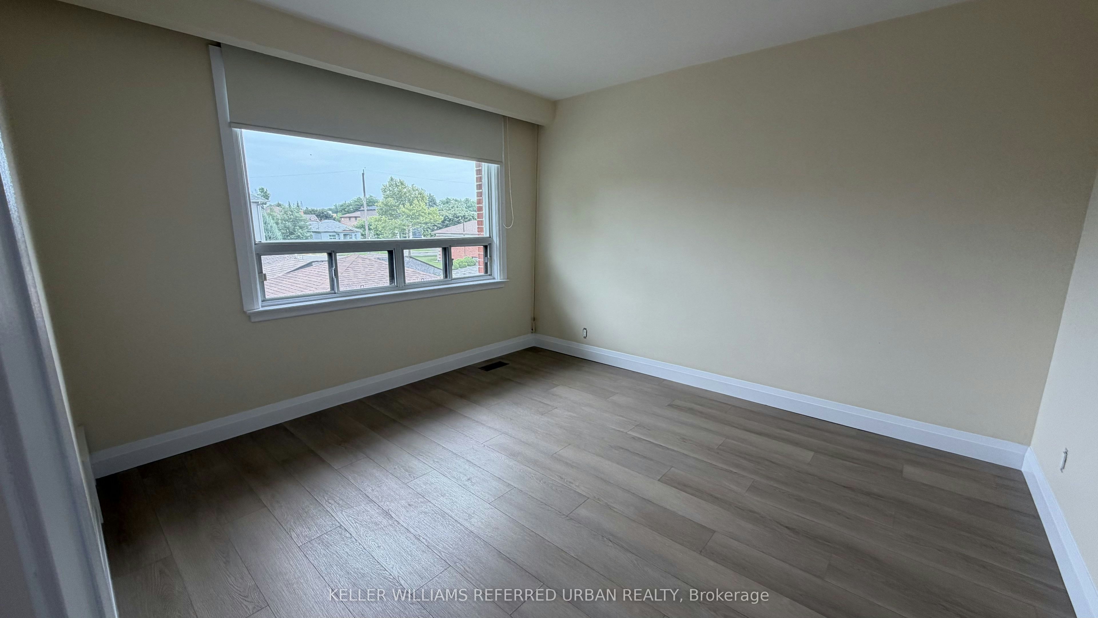 3 Duckworth Street, Toronto, ON, M6M 4W3 - 6