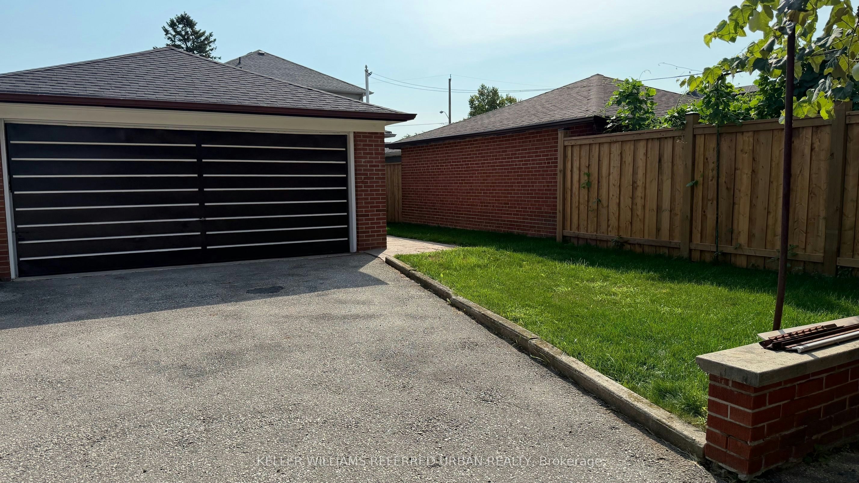 3 Duckworth Street, Toronto, ON, M6M 4W3 - 5