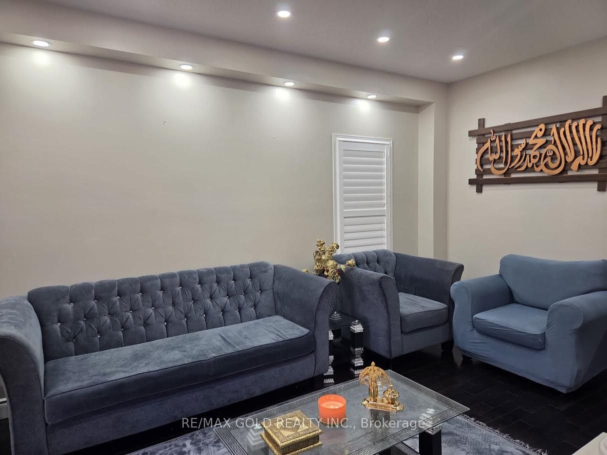 69 Personna Circle, Brampton, ON, L6X 0S9 - 3