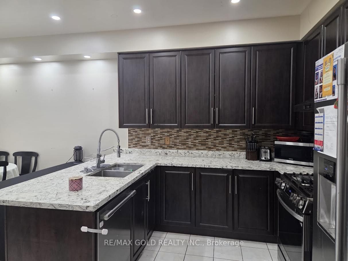 69 Personna Circle, Brampton, ON, L6X 0S9 - 8