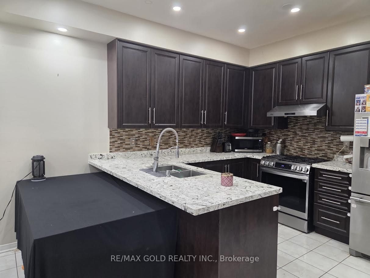 69 Personna Circle, Brampton, ON, L6X 0S9 - 10
