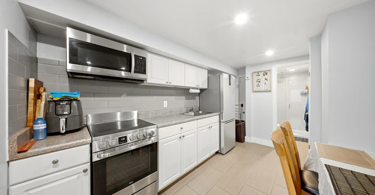 Basement-1226 Lansdowne Avenue, Toronto, ON, M6H 3Z8 - 3