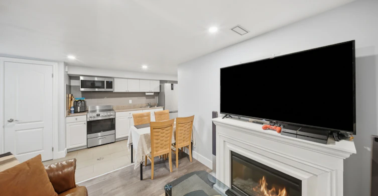 Basement-1226 Lansdowne Avenue, Toronto, ON, M6H 3Z8 - 7