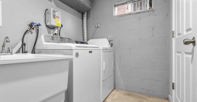 Basement-1226 Lansdowne Avenue, Toronto, ON, M6H 3Z8 - 10
