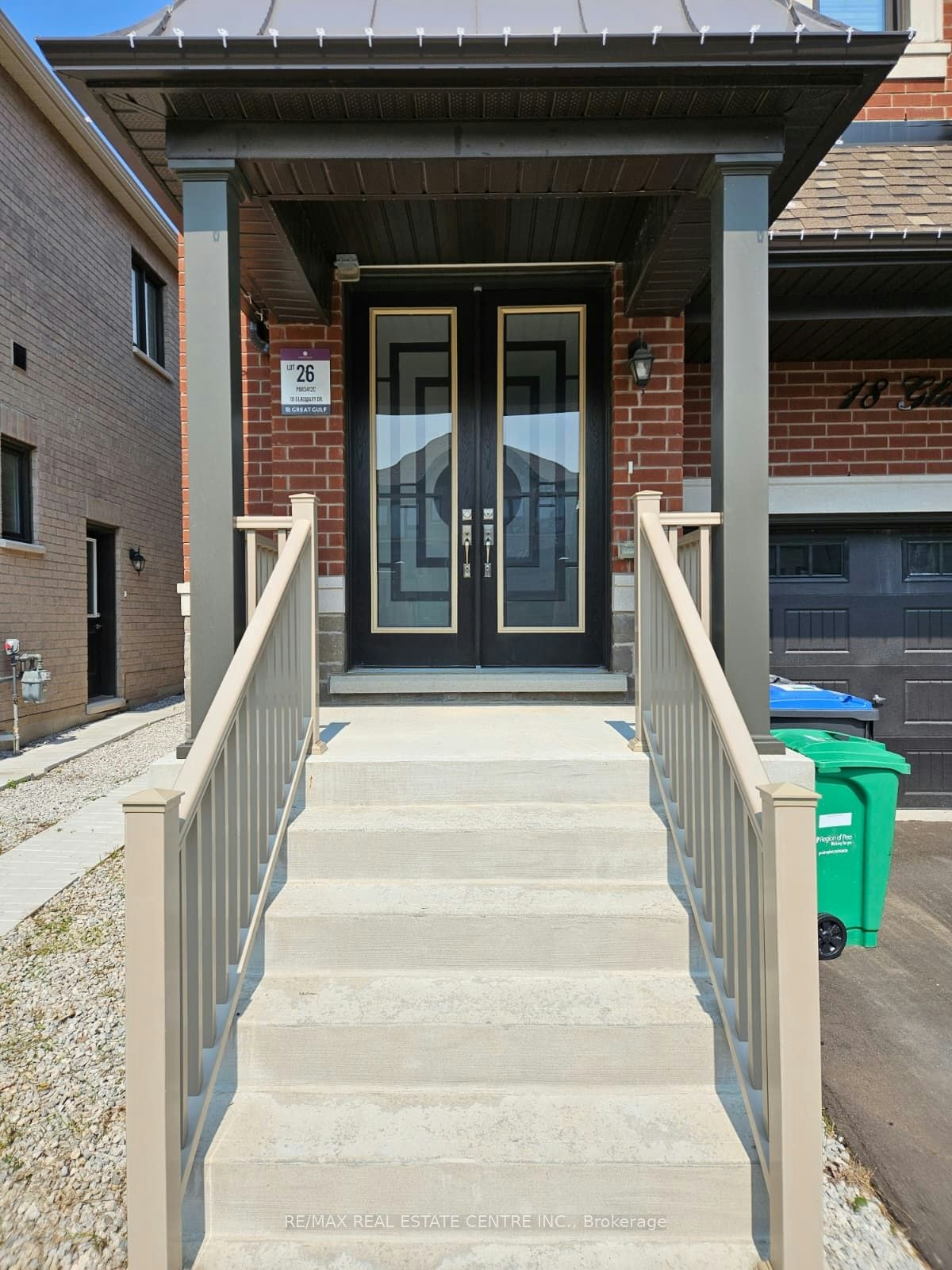 18 Gladmary Drive, Brampton, ON, L6Y 6K9 - 2