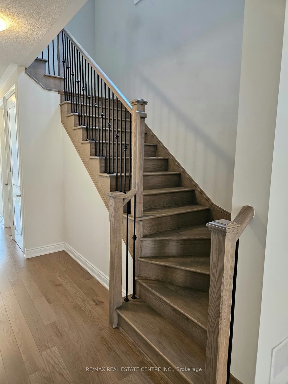 18 Gladmary Drive, Brampton, ON, L6Y 6K9 - 17