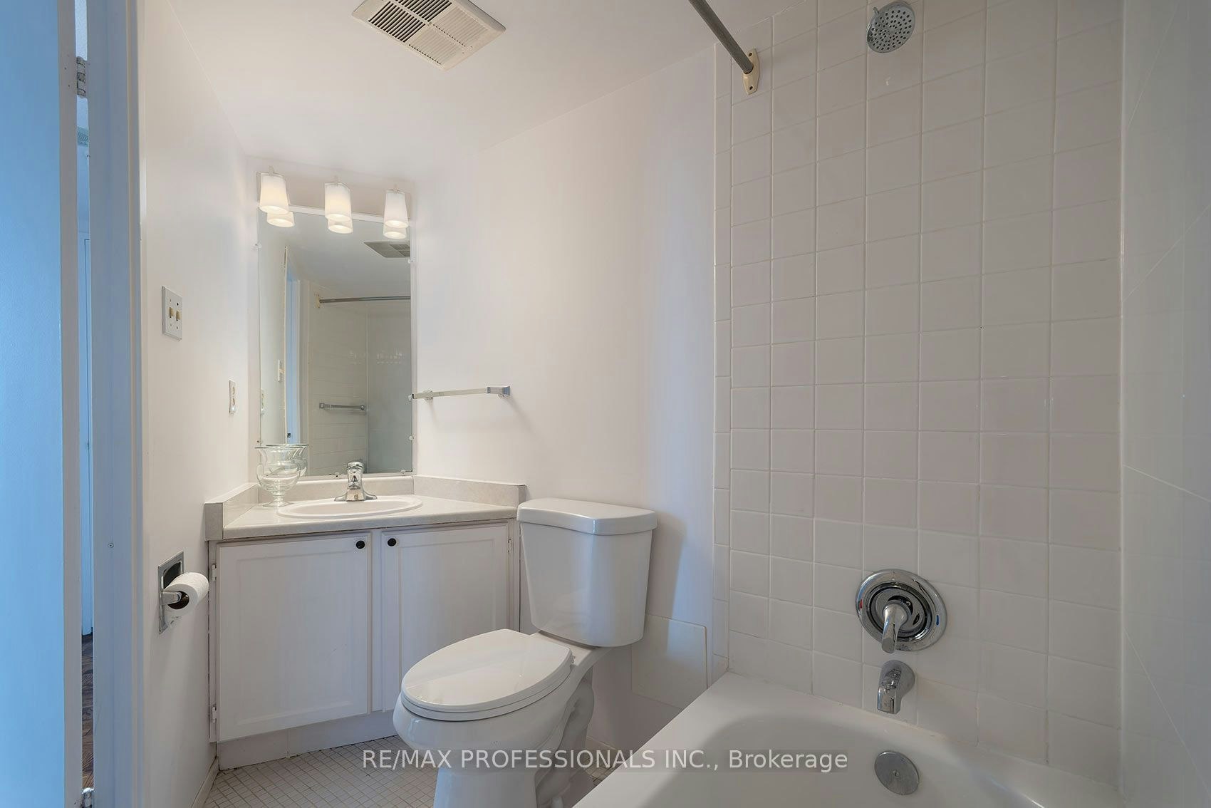 B1-284 Mill Road, Toronto, ON, M9C 4W6 - 21