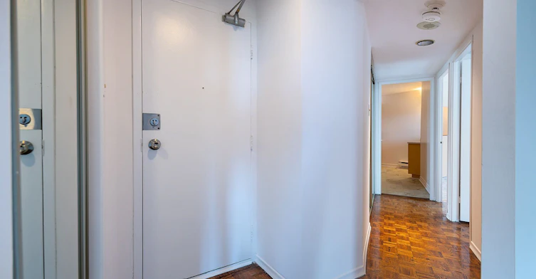 B1-284 Mill Road, Toronto, ON, M9C 4W6 - 4
