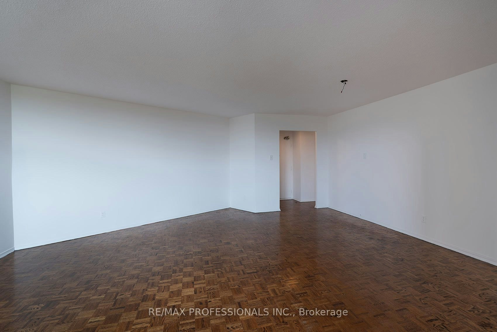 B1-284 Mill Road, Toronto, ON, M9C 4W6 - 5