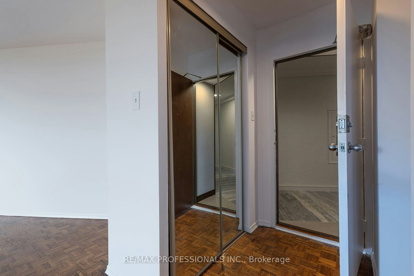 B1-284 Mill Road, Toronto, ON, M9C 4W6 - 3