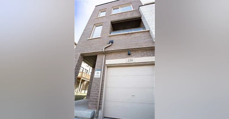 220 Huguenot Road, Oakville, ON, L6H 0L6