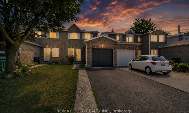 10 Elmstead Court