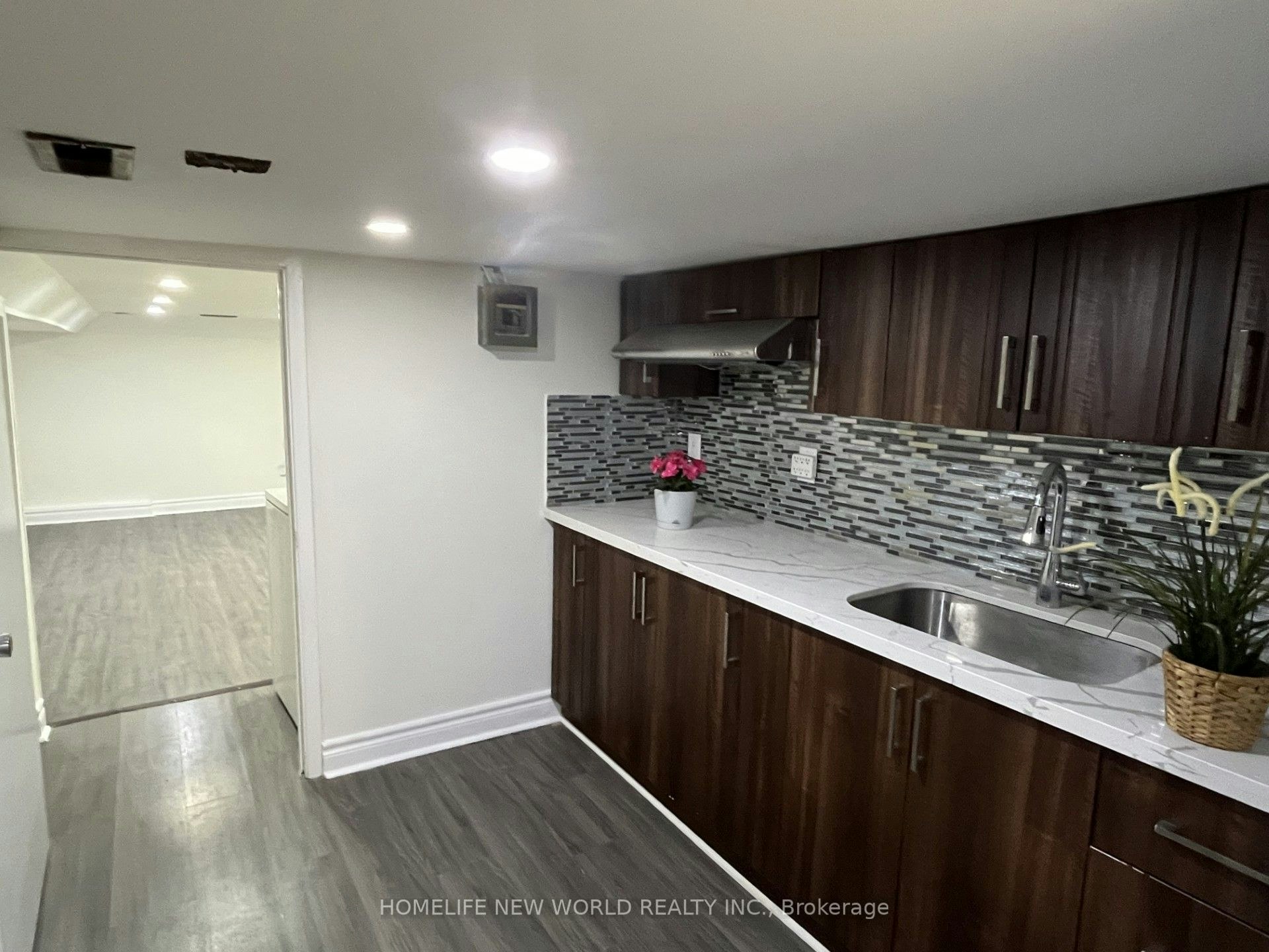 19 Britannia Avenue, Toronto, ON, M6N 3T6 - 26