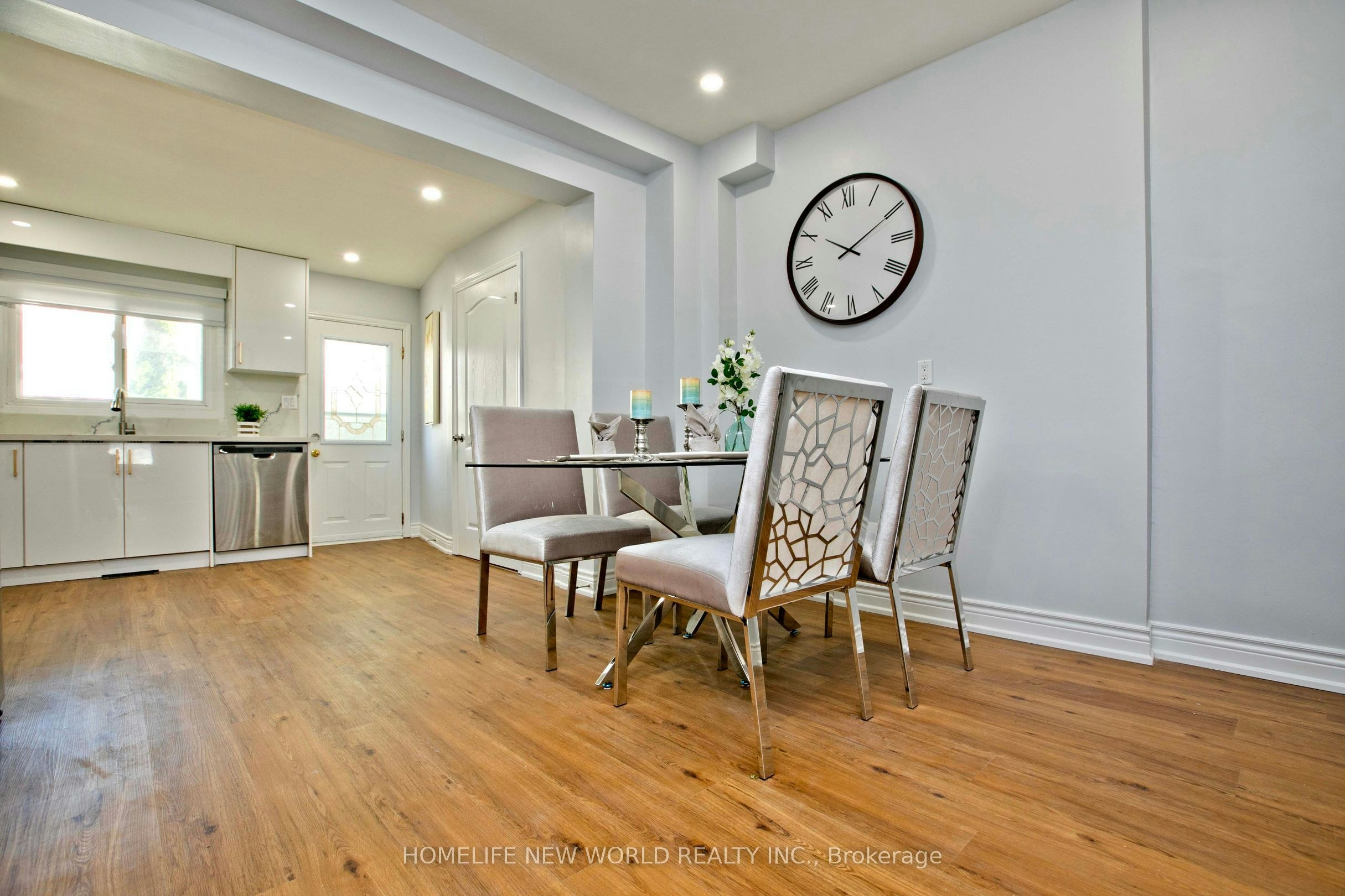 19 Britannia Avenue, Toronto, ON, M6N 3T6 - 6