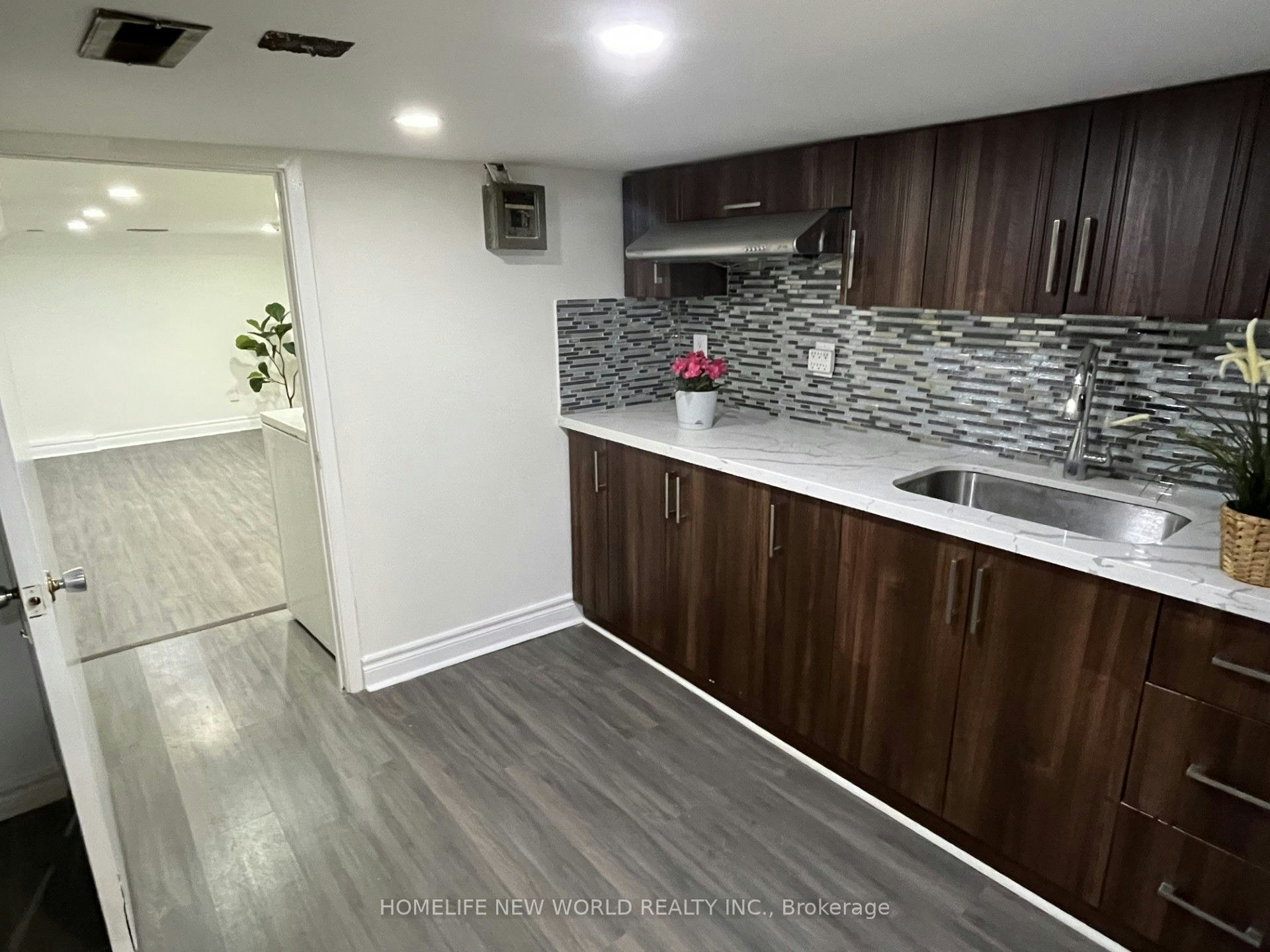 19 Britannia Avenue, Toronto, ON, M6N 3T6 - 25