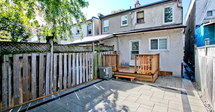 19 Britannia Avenue, Toronto, ON, M6N 3T6 - 23