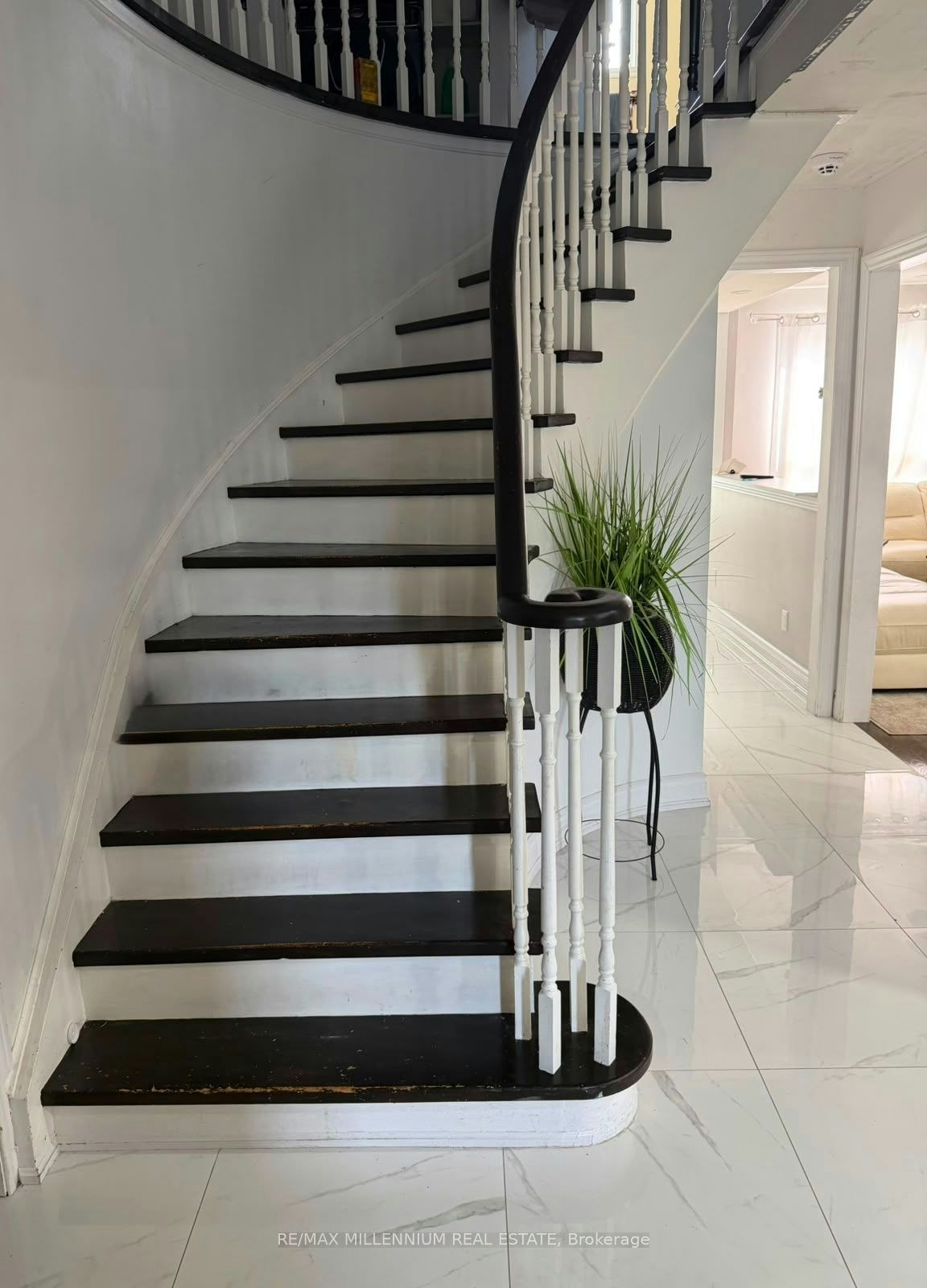 90 Whitehaven Drive, Brampton, ON, L6Z 2R8 - 4