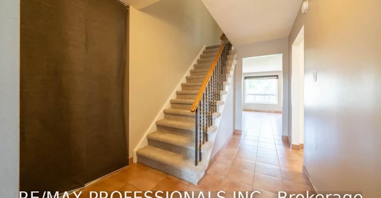 4207 Beacon Lane, Mississauga, ON, L5C 3V8 - 4