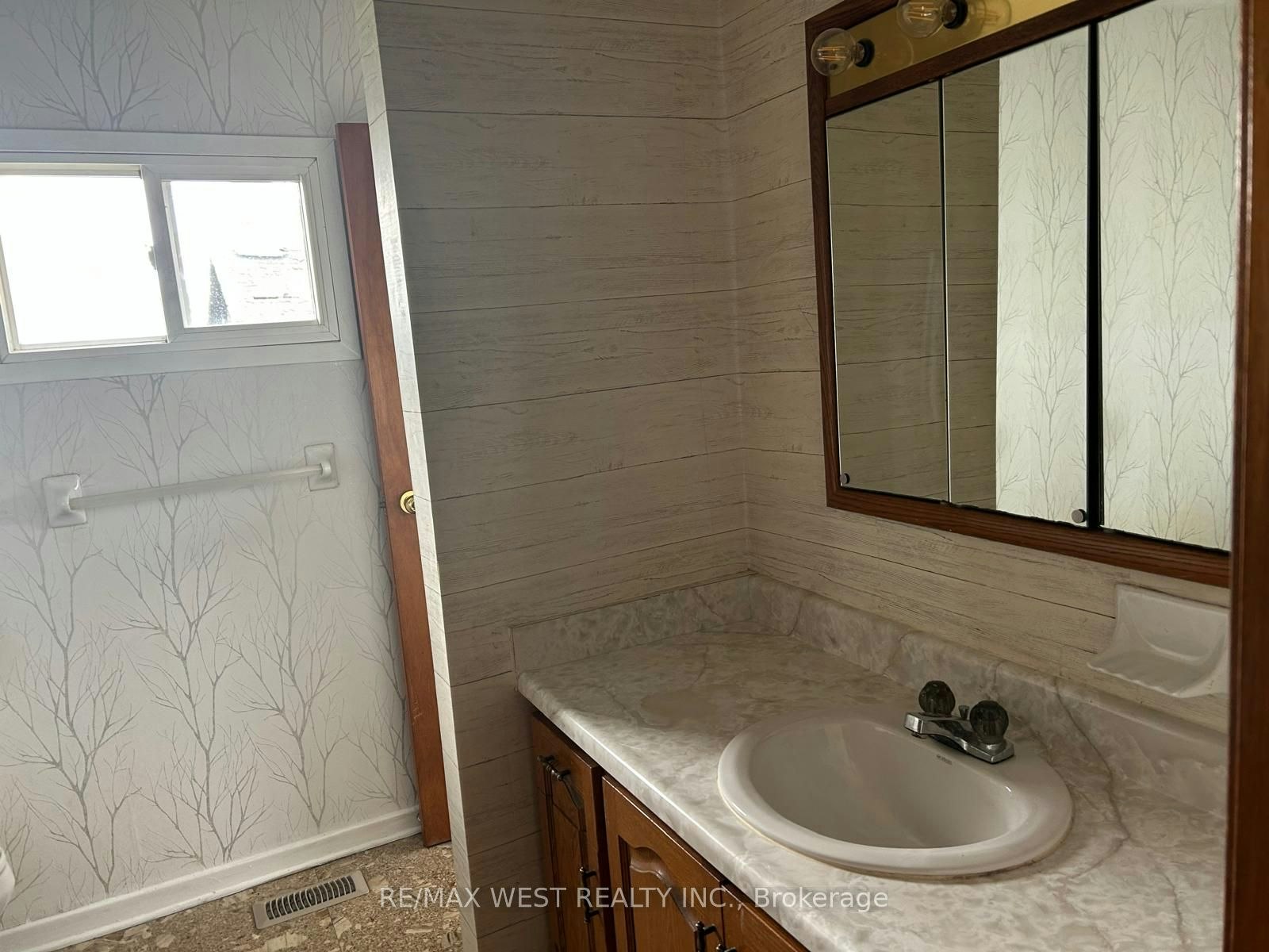 11850 Airport Road, Brampton, ON, L6R 0C7 - 11