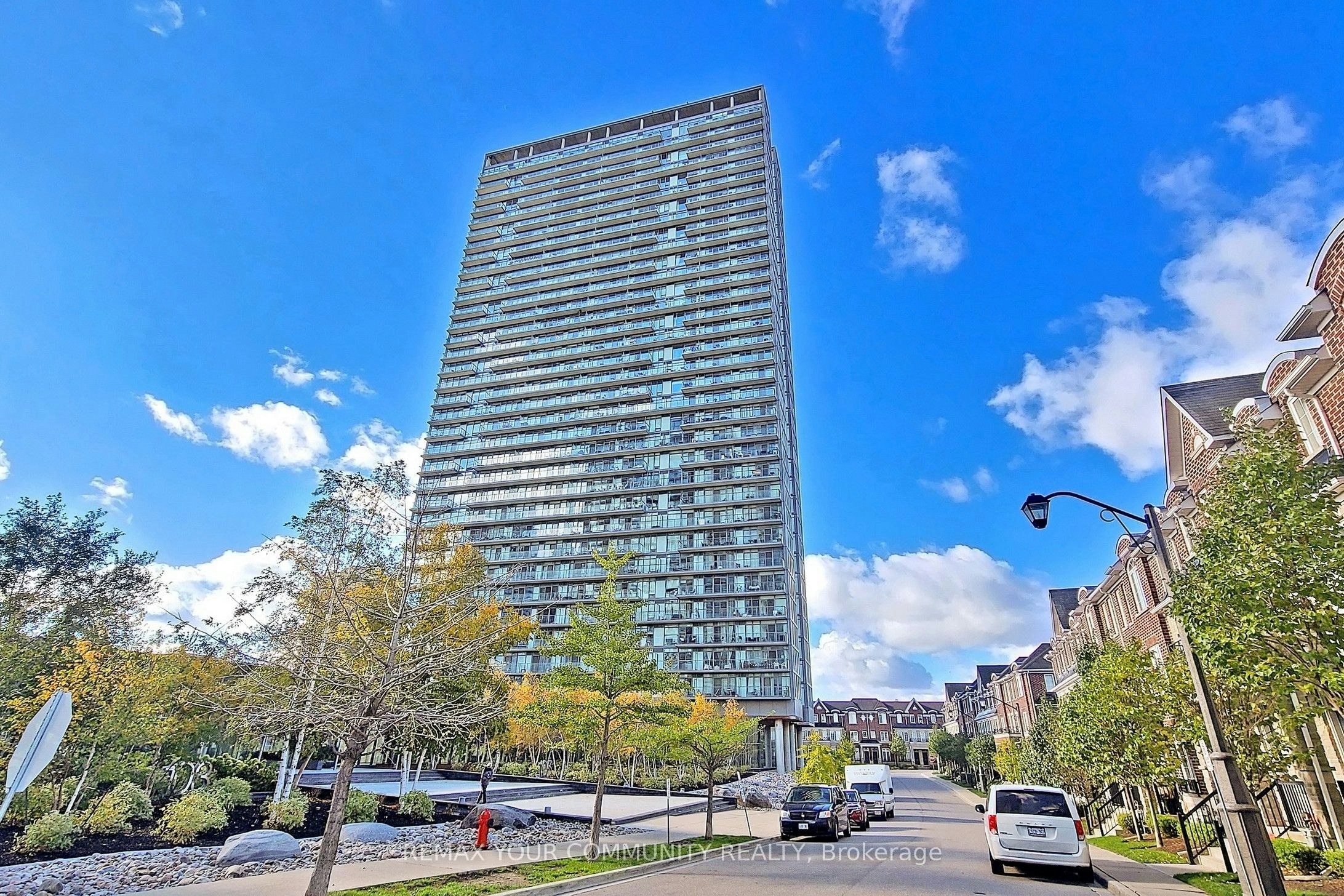 2304-105 The Queensway Avenue, Toronto, ON, M6S 5B5