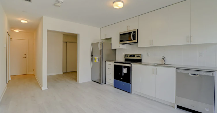 305-3401 Ridgeway Drive, Mississauga, ON, L5L 0B9 - 8