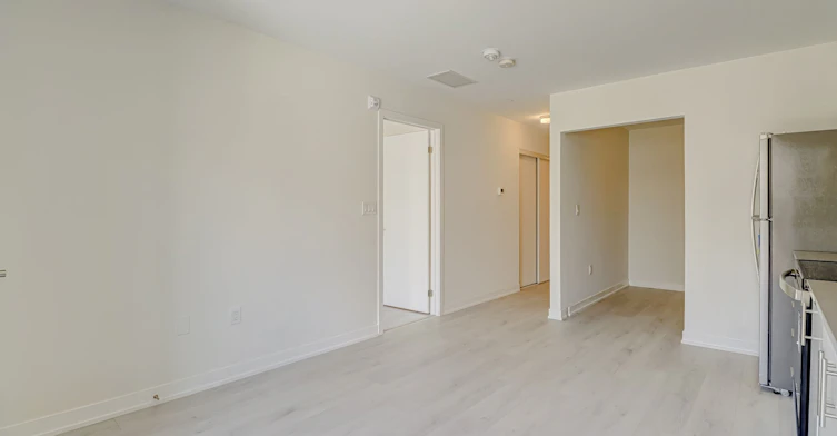 305-3401 Ridgeway Drive, Mississauga, ON, L5L 0B9 - 13