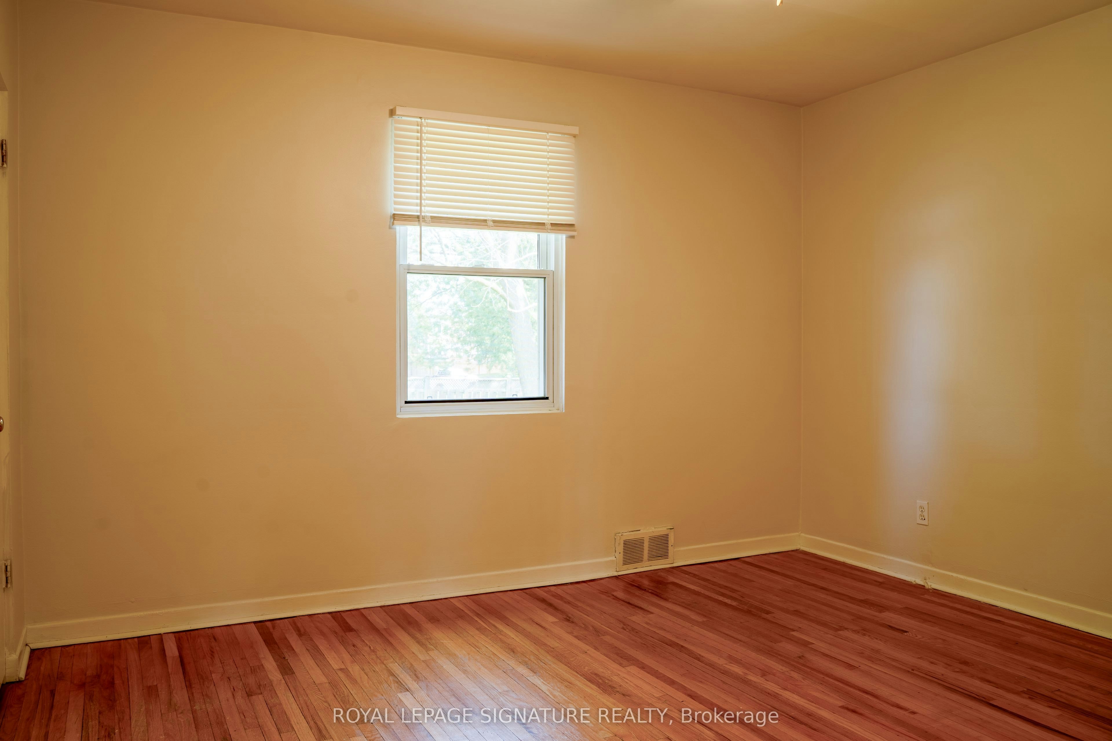 42 Kingsview Boulevard, Toronto, ON, M9R 1T8 - 10