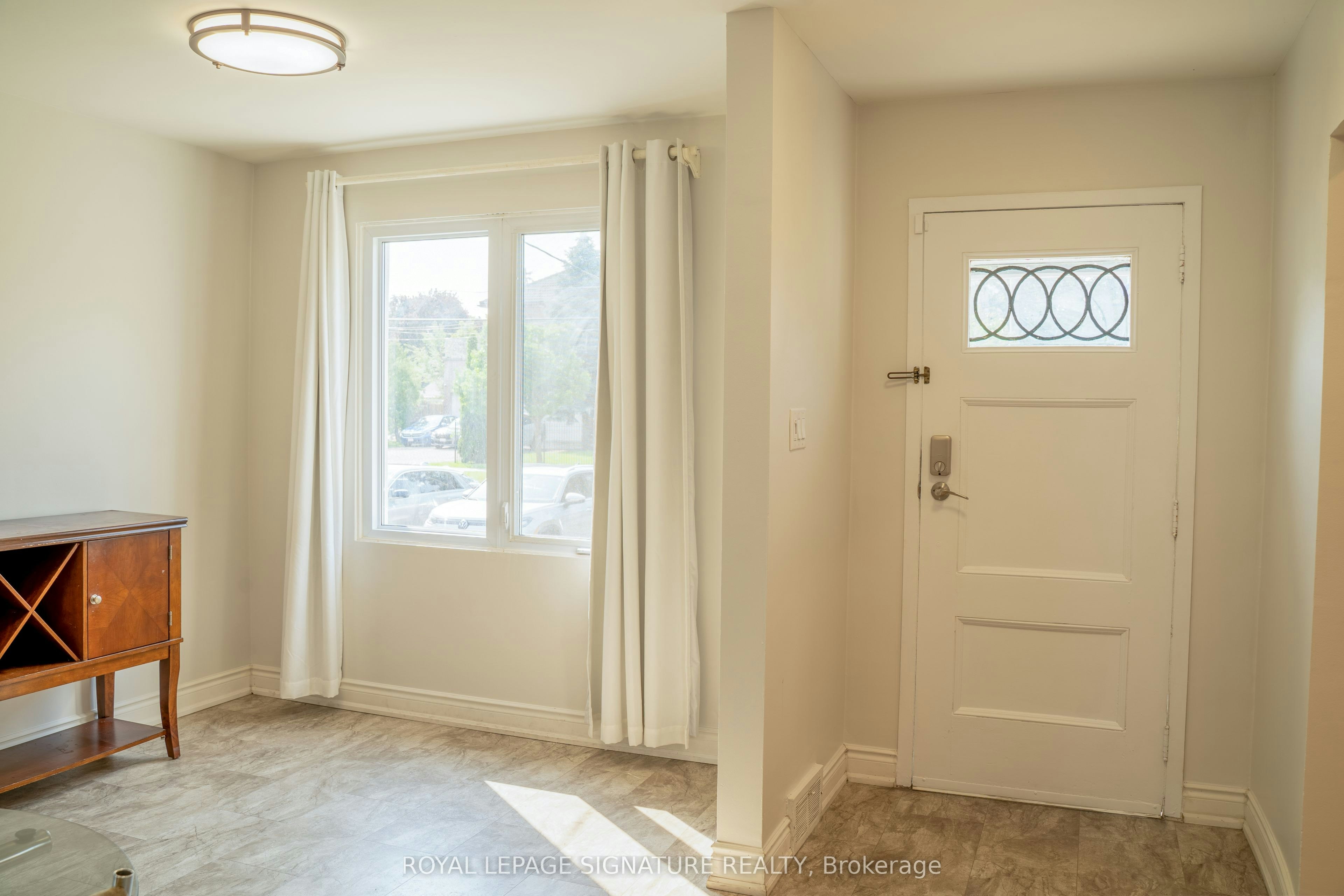 42 Kingsview Boulevard, Toronto, ON, M9R 1T8 - 3