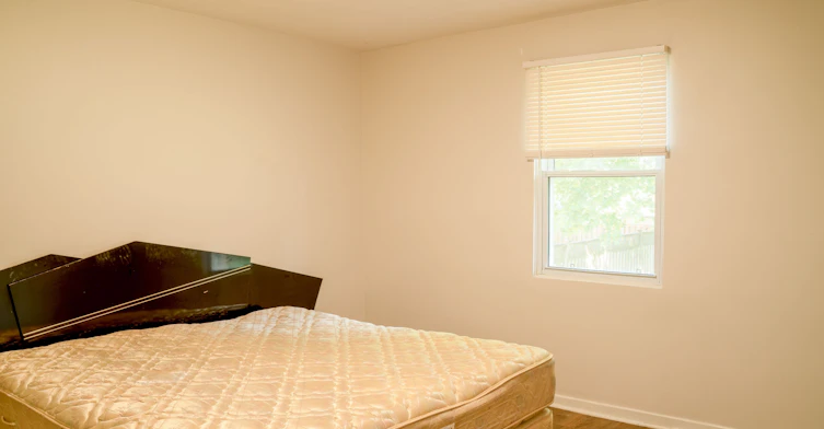 42 Kingsview Boulevard, Toronto, ON, M9R 1T8 - 9