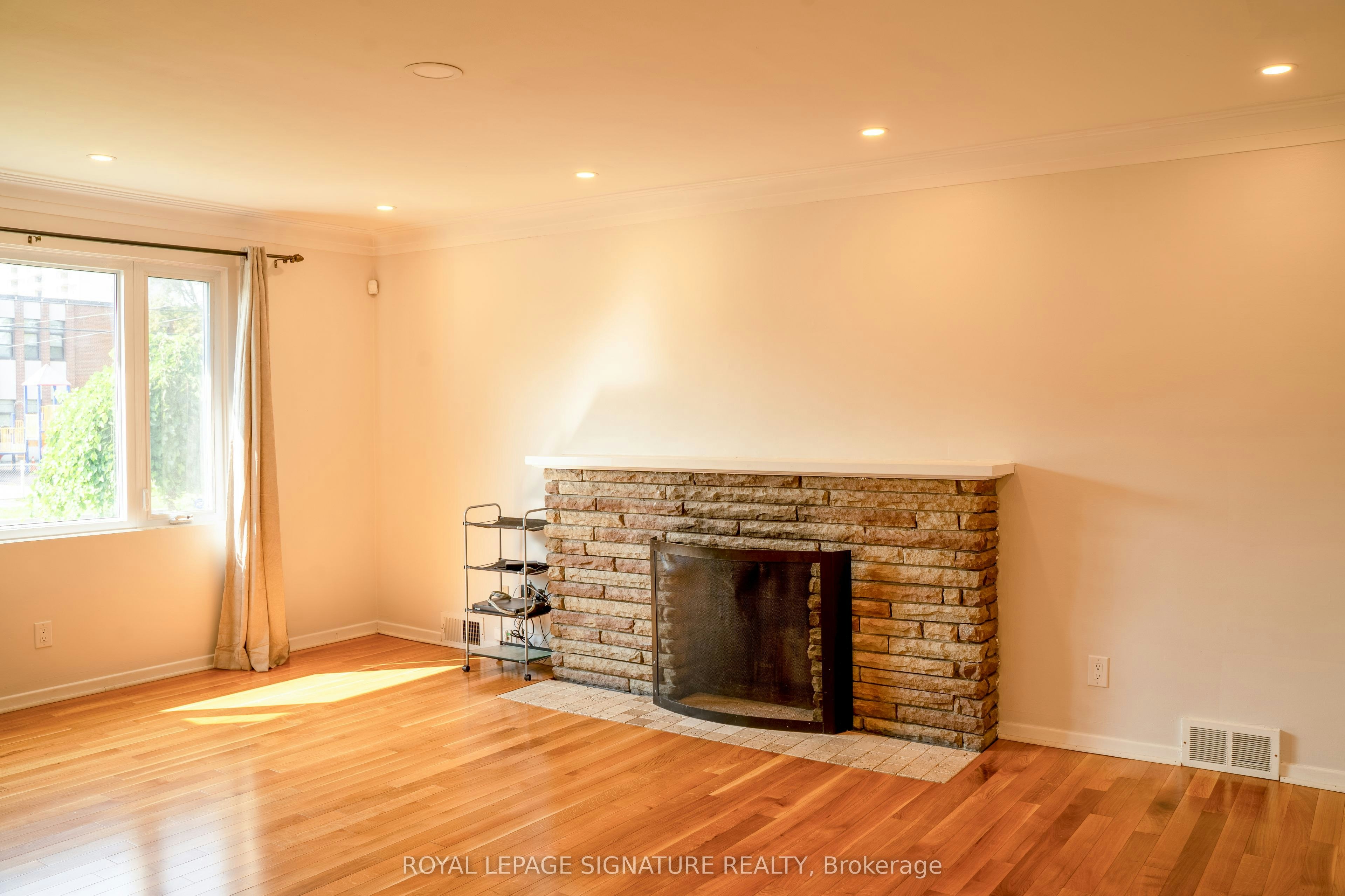 42 Kingsview Boulevard, Toronto, ON, M9R 1T8 - 8