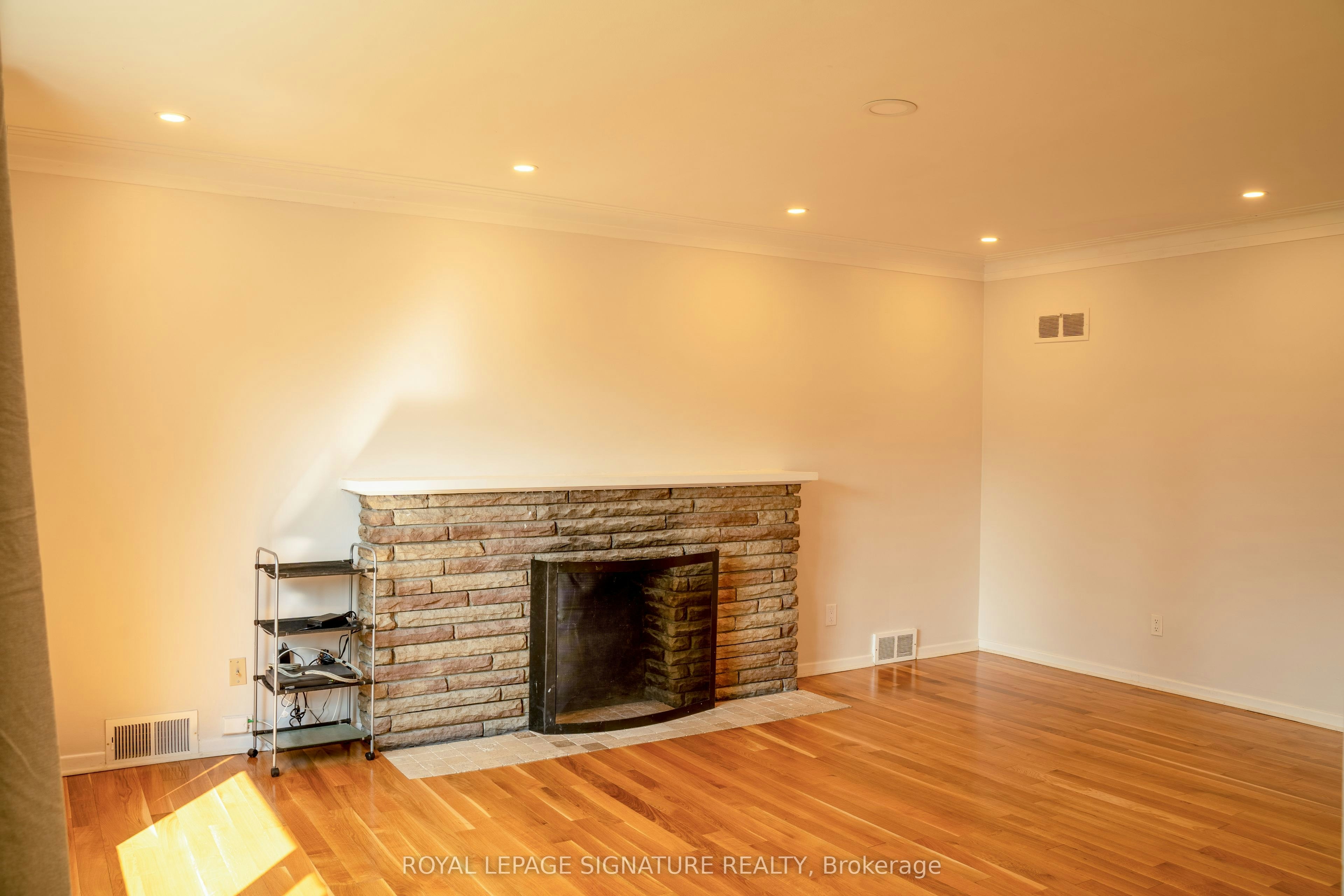 42 Kingsview Boulevard, Toronto, ON, M9R 1T8 - 7