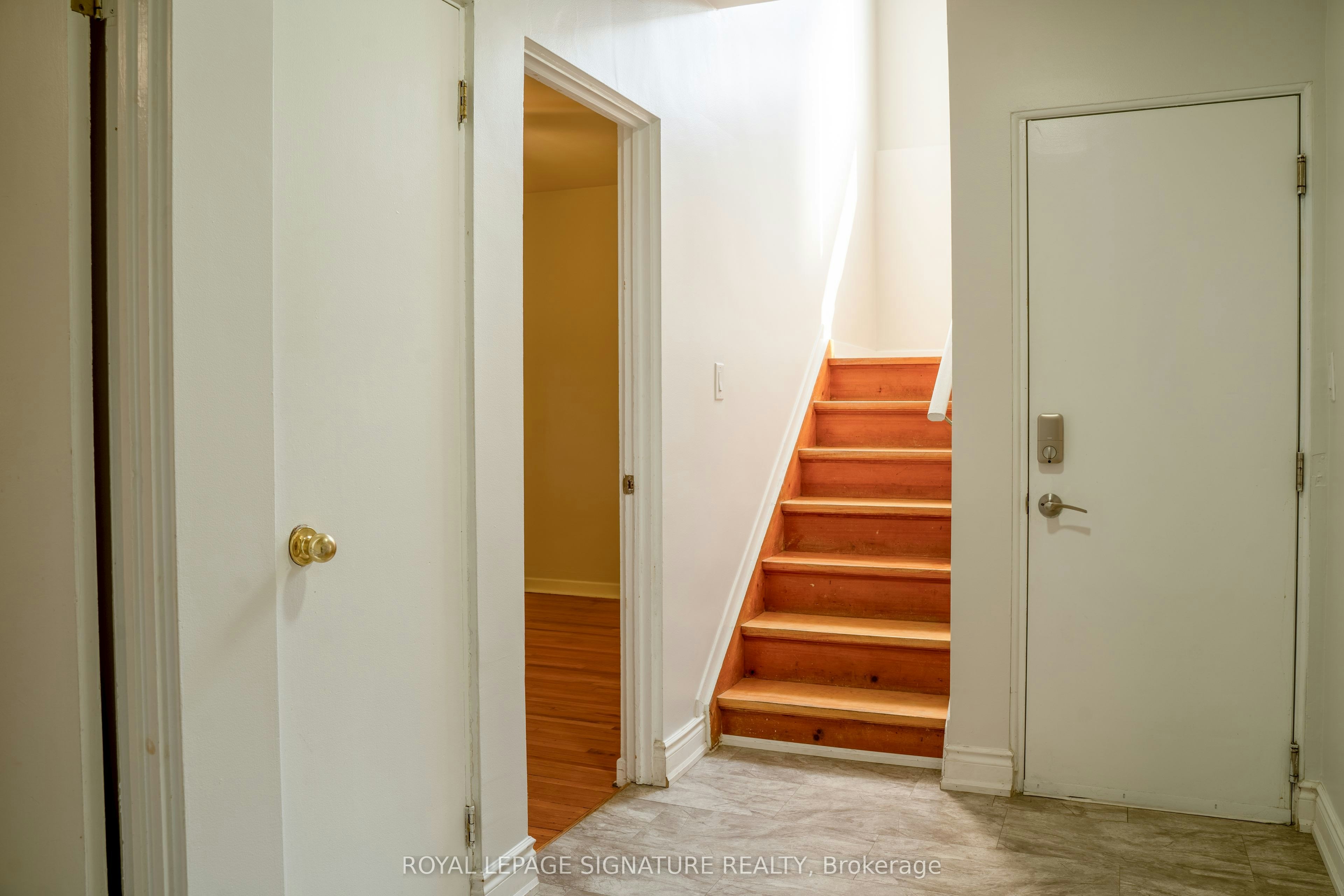 42 Kingsview Boulevard, Toronto, ON, M9R 1T8 - 12