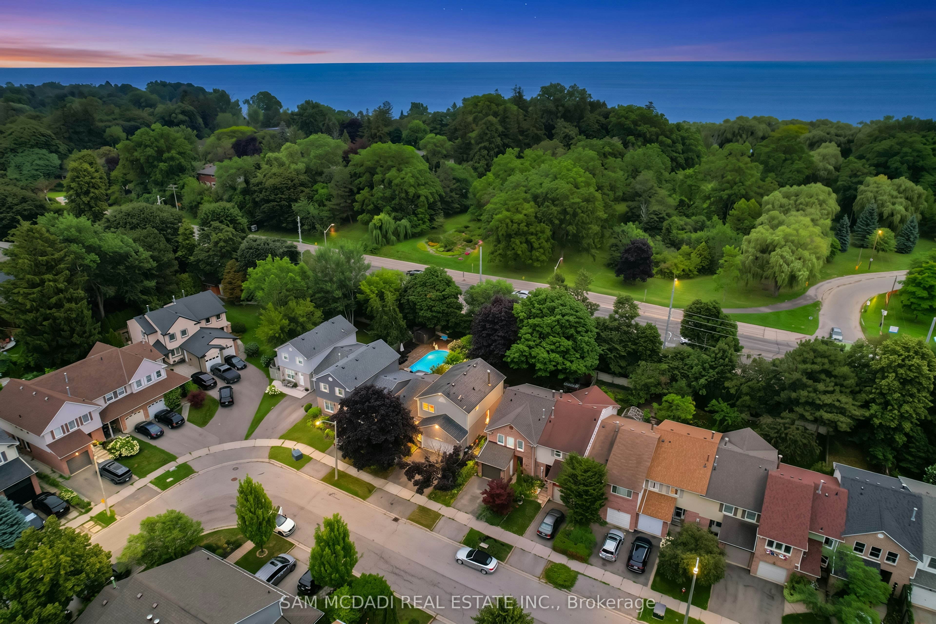 644 Sweetwater Place, Mississauga, ON, L5H 3Y8