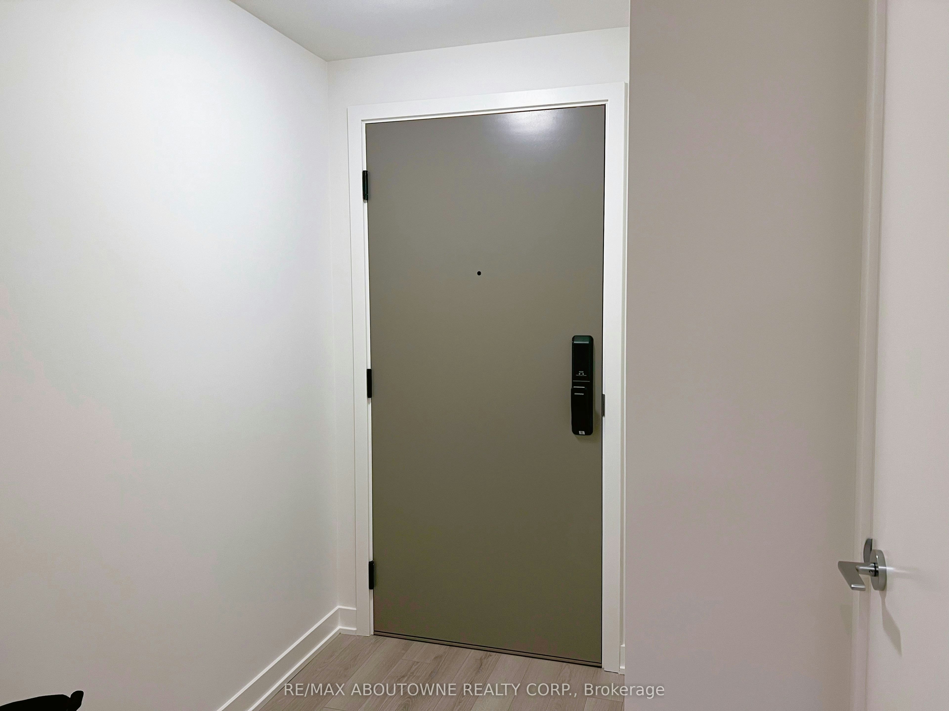 1405-3079 Trafalgar Road, Oakville, ON, L6H 8C5 - 2