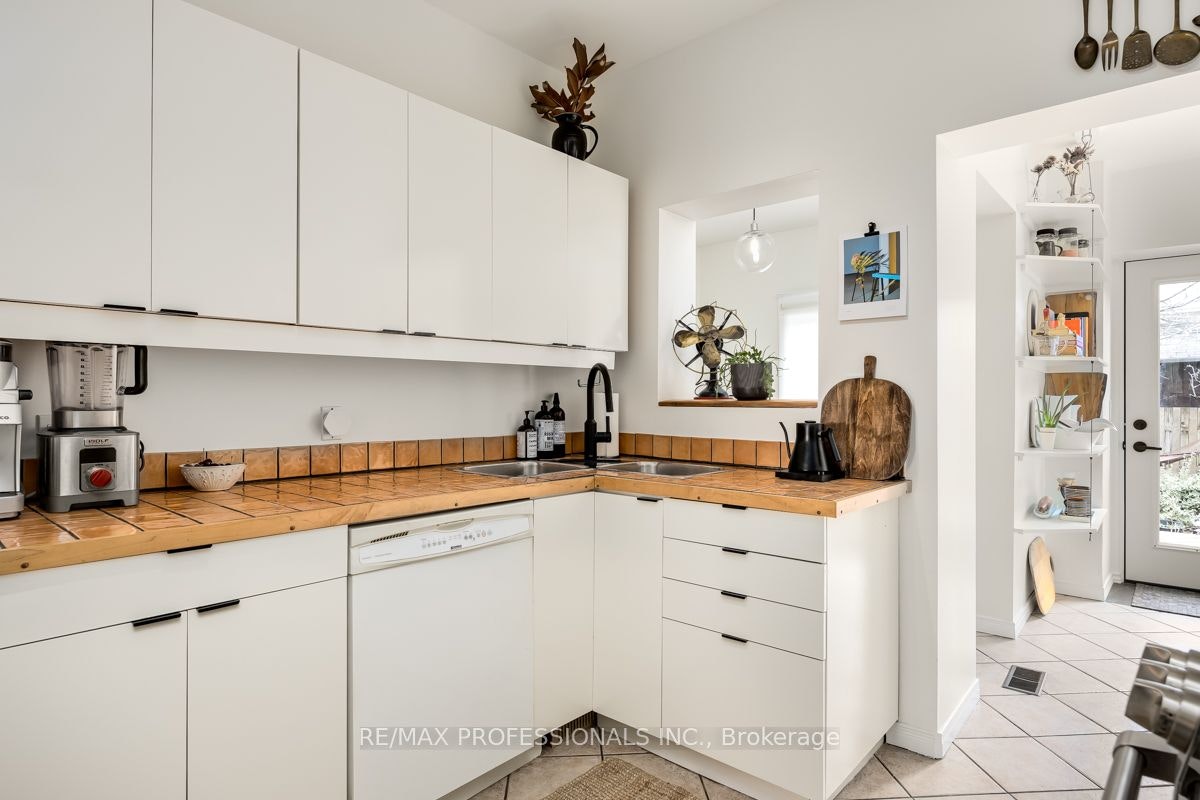 1381 Lansdowne Avenue, Toronto, ON, M6H 3Z9 - 13